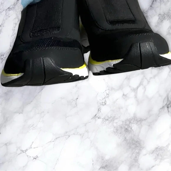 Women’s Vionic Samana Black and Yellow Slip-On Sneakers Shoes - Picture 6 of 13